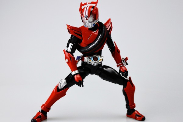 S.H.Figuarts   假面骑士驰骑 技术型