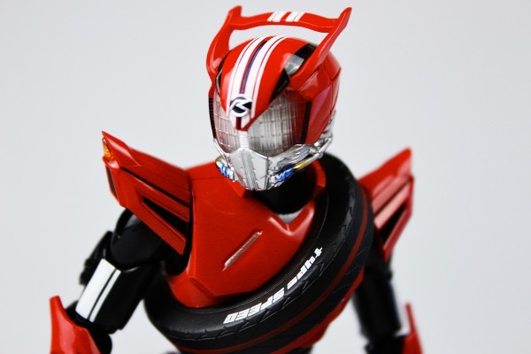 S.H.Figuarts   假面骑士驰骑 技术型