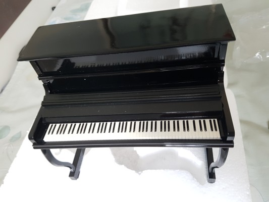 暮光系列vol.02 Amadeus 古典钢琴 (黑色)