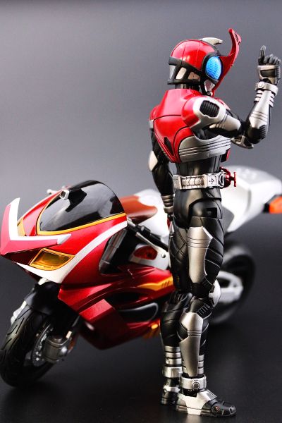S.H.Figuarts(真骨雕制法) 假面骑士甲斗王 骑士形态