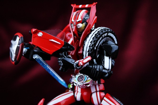 S.H.Figuarts  假面骑士驰骑 假面骑士驰骑 特莱多隆型 混合轮胎套装