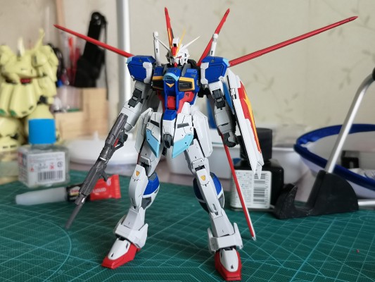RG 1/144 威力型脉冲高达 / 强攻型脉冲高达