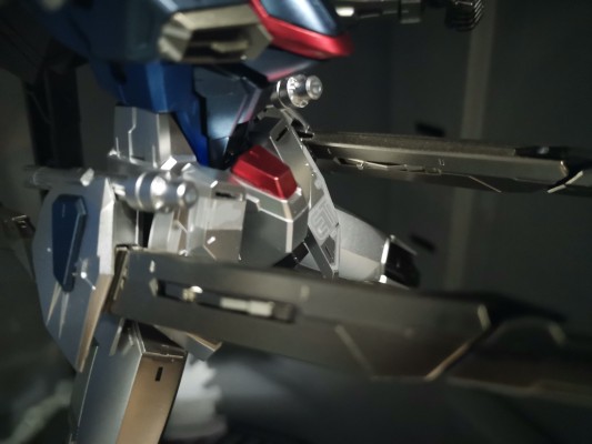 MG 1/100 自由高达【クリア外装パーツ付き】