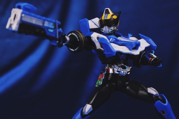 S.H.Figuarts   假面骑士驰骑 方程式型