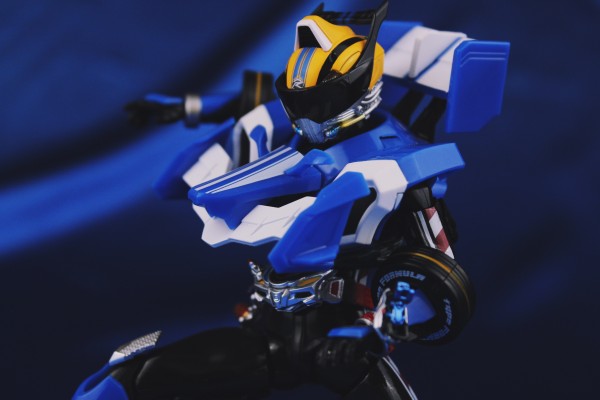 S.H.Figuarts   假面骑士驰骑 方程式型