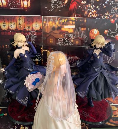 原谅捧花的我，盛装出席，只为错过你～