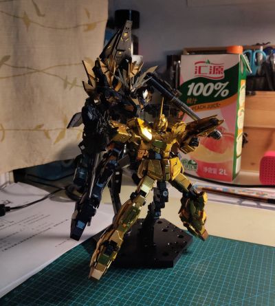 27 RG 1/144 独角兽高达2号机 报丧女妖·命运女神