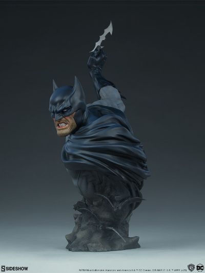 400357  蝙蝠侠 胸像