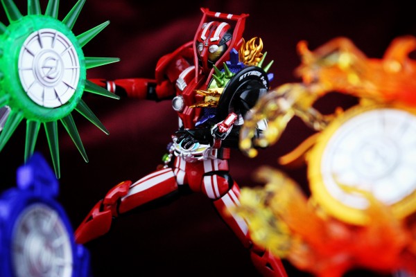 S.H.Figuarts  假面骑士驰骑 假面骑士驰骑 特莱多隆型 混合轮胎套装