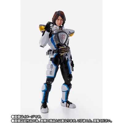 S.H.Figuarts（真骨雕制法） 假面骑士战骑 保全模式/爆发模式 (红音也)