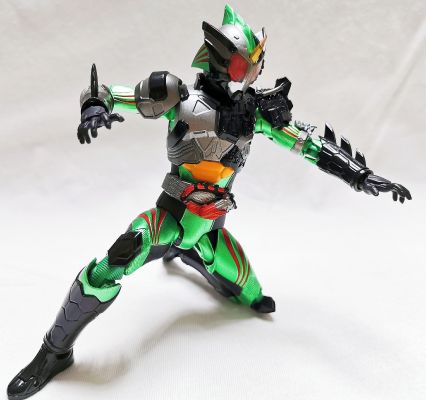 S.H.Figuarts  假面骑士亚马逊新生欧米伽
