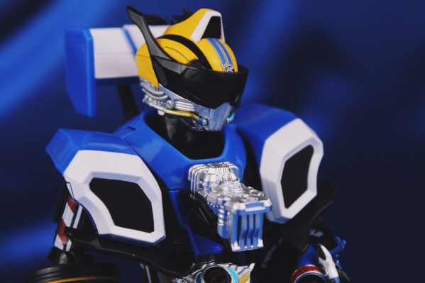 S.H.Figuarts   假面骑士驰骑 方程式型