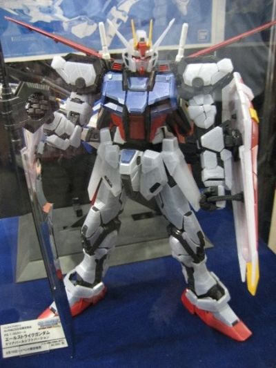 PG 机动战士高达SEED GAT-X105+AQM/E-X01 空战强袭高达&GAT-X105 强袭高达 Clear Pearl Shift ver. 