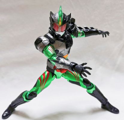 S.H.Figuarts  假面骑士亚马逊新生欧米伽