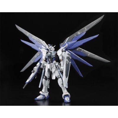 RG ZGMF-X10A  自由高达 PS装甲未启动样式