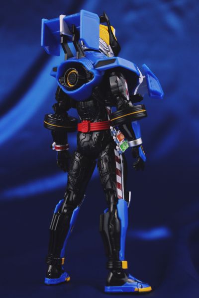 S.H.Figuarts   假面骑士驰骑 方程式型