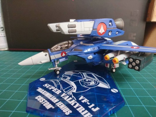 HI-METAL R VF-1J 超级女武神（马克西米利安・吉纳斯专用机）