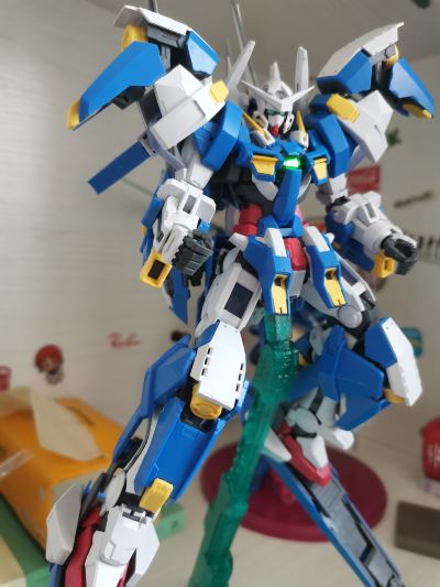 MG 1/100  雪崩型能天使高达冲击装
