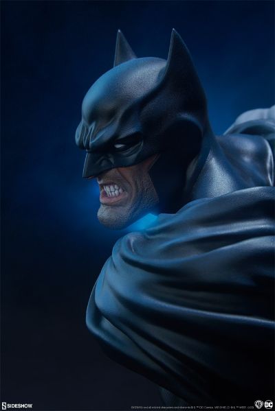 400357  蝙蝠侠 胸像