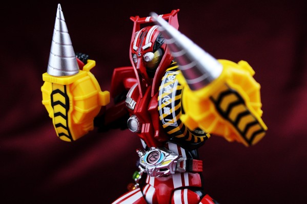 S.H.Figuarts  假面骑士驰骑 假面骑士驰骑 特莱多隆型 混合轮胎套装