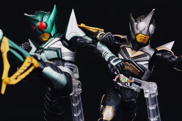 S.H.Figuarts(真骨雕制法) 假面骑士甲斗王 假面骑士踢蝗