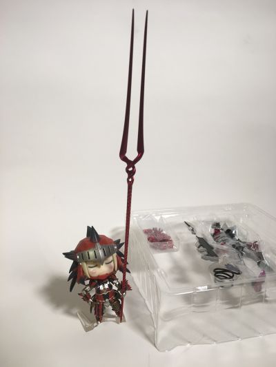 粘土人#993-DX 怪物猎人:世界  雄火龙装女猎人