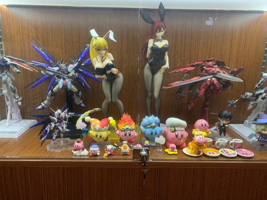 B-style 	为美好的世界献上祝福！ 达斯提尼斯·福特·拉拉蒂娜