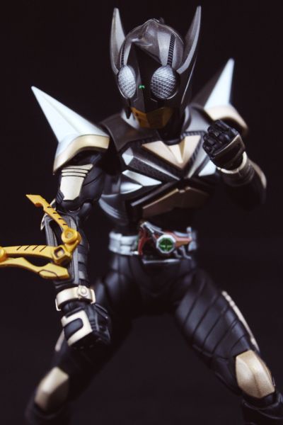 S.H.Figuarts(真骨雕制法) 假面骑士甲斗王 假面骑士踢蝗