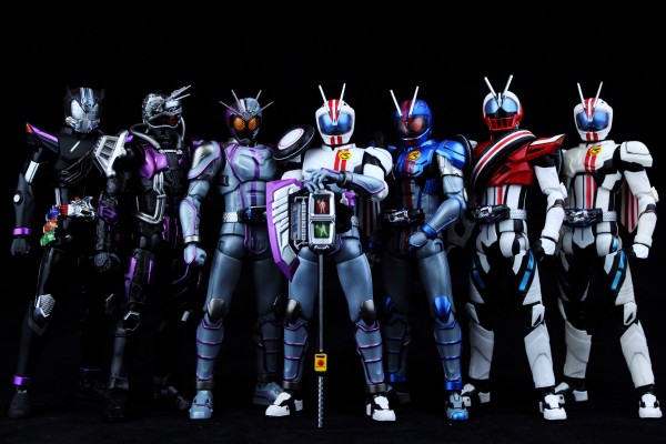 S.H.Figuarts 驰骑外传：假面骑士马赫 / 假面骑士心脏 假面骑士马赫追猎者