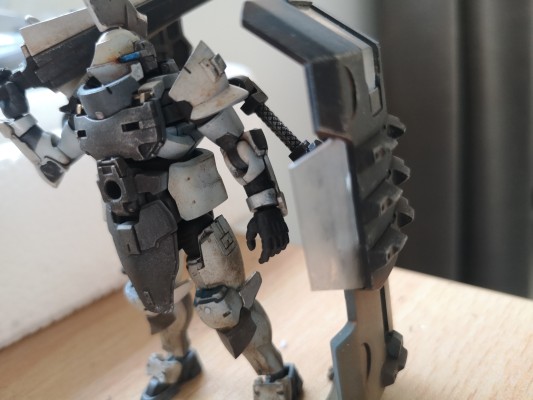 六角机牙 牙机将 装甲型：骑士 白色