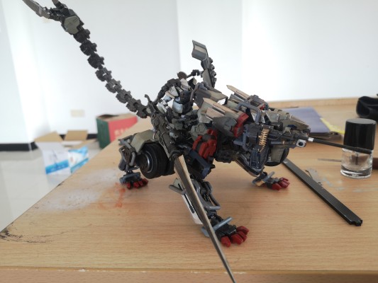 六角机牙 牙机将 装甲型：骑士 白色