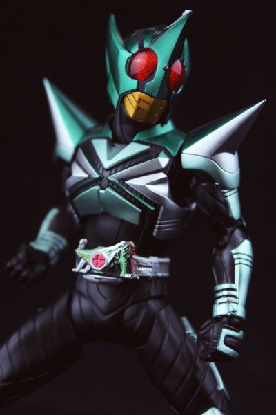 S.H.Figuarts(真骨雕制法) 假面骑士甲斗王 假面骑士踢蝗