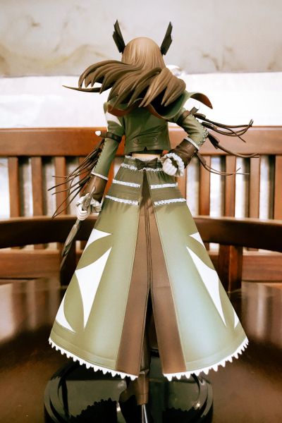光明之风 	泽库蒂・艾因 軍服ver.