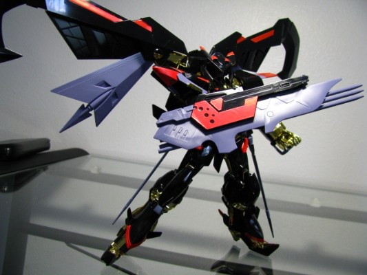 1/100高达SEED DESTINY系列 机动战士高达SEED DESTINY MBF-P01-Re2 异端高达金色机 天蜜娜