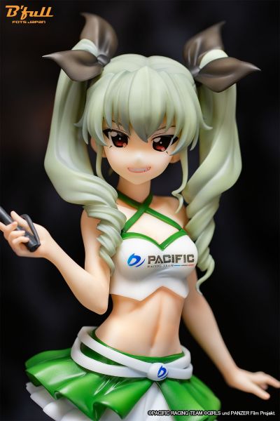 少女与战车 × PACIFIC 安丘比 赛车女郎ver.
