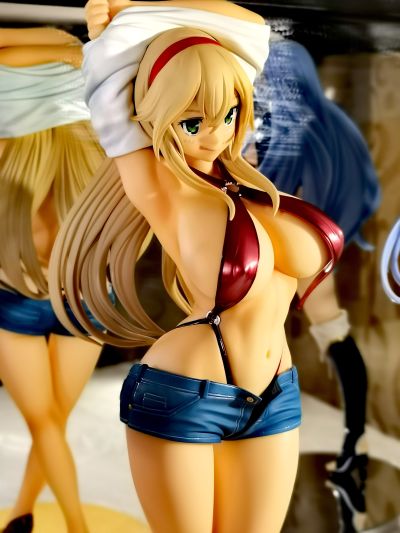 海上遇见的金发女孩