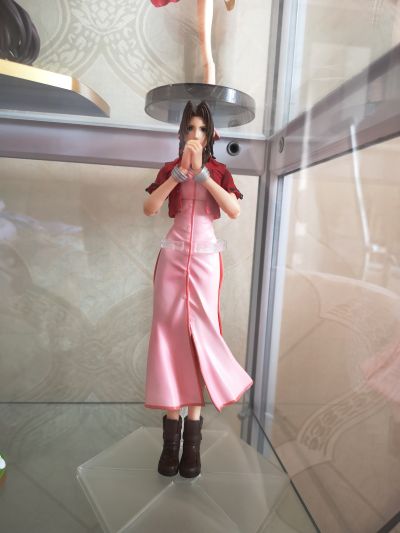 PlayArts改 Crisis Core 最终幻想7 	爱丽丝·盖恩斯巴勒