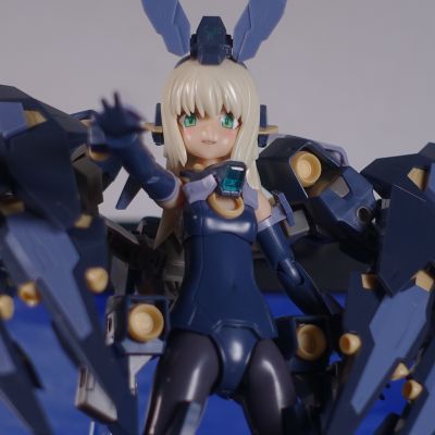 机甲少女 脊柱夜刃