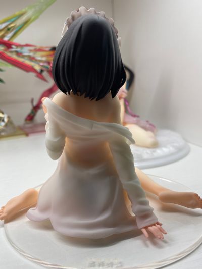 黑色泳装女仆酱