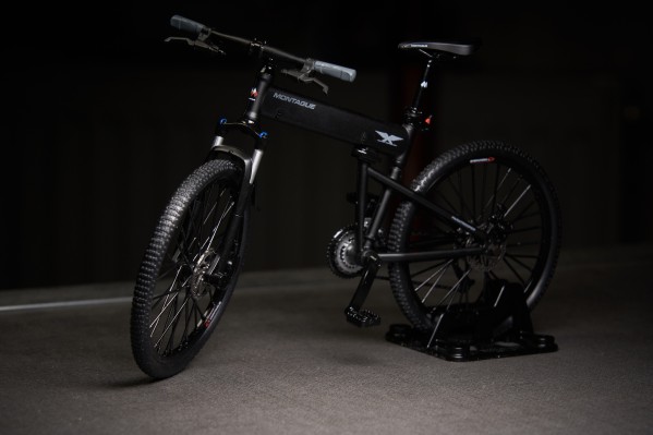 小军械库 LM004 MONTAGUE 伞兵车