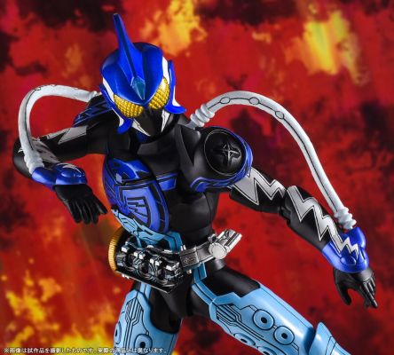 S.H.Figuarts(真骨雕制法) 假面骑士欧兹 假面骑士欧兹 鲸鳗章联组