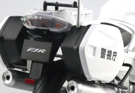 1/12 完成品摩托 YAMAHA FJR1300P 白色涂装 (警视厅)