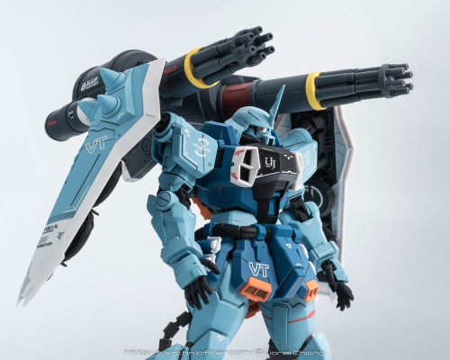 ＭＧ 1/100 机动战士高达SEED Destiny ZGMF-1001/K 斩击型扎古幽灵(伊扎克·玖尔专用机)