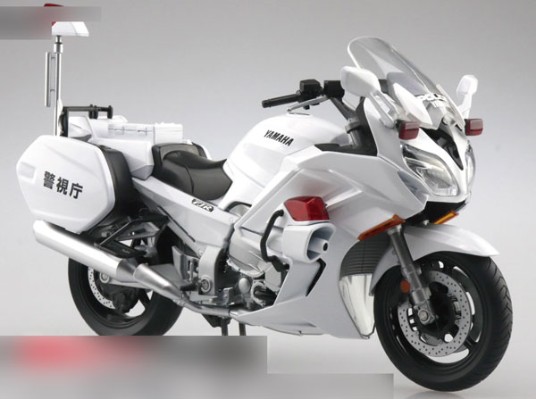 1/12 完成品摩托 YAMAHA FJR1300P 白色涂装 (警视厅)