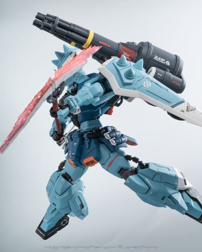 ＭＧ 1/100 机动战士高达SEED Destiny ZGMF-1001/K 斩击型扎古幽灵(伊扎克·玖尔专用机)