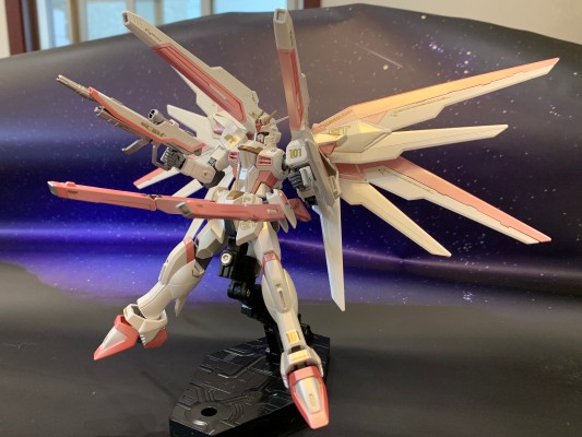 HGCE 1/144 机动战士高达SEED ZGMF-X10A 自由高达 新生版