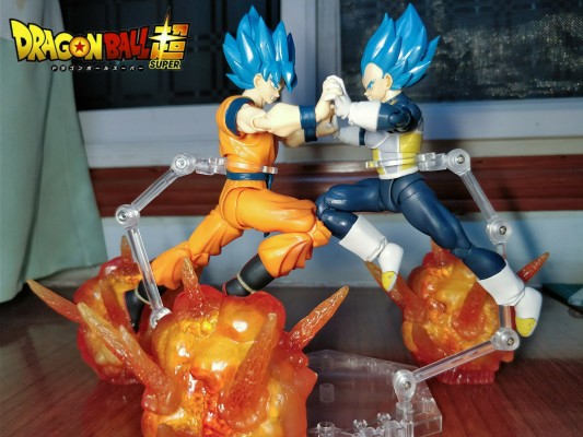 S.H.Figuarts 电影 龙珠超：布罗利 超级赛亚人之神 超级赛亚人悟吉塔