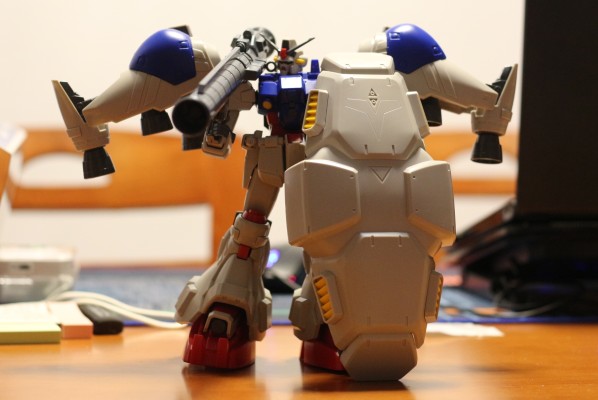 MG 1/100  机动战士高达0083 星尘的回忆 RX-78 GP02A 