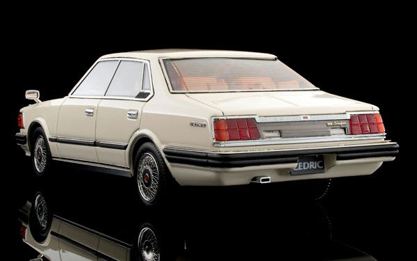 Ignition Model x Tomytec T-IG4325 日产Nissan 赛德里克 HT 280E Broam (白色)