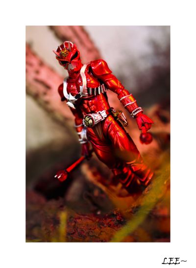 S.H.Figuarts（真骨雕制法）假面骑士响鬼红